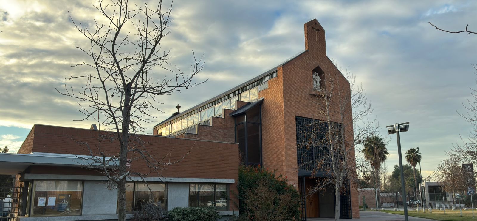 Templo de la Parroquia Jesús, María y José, Chicureo