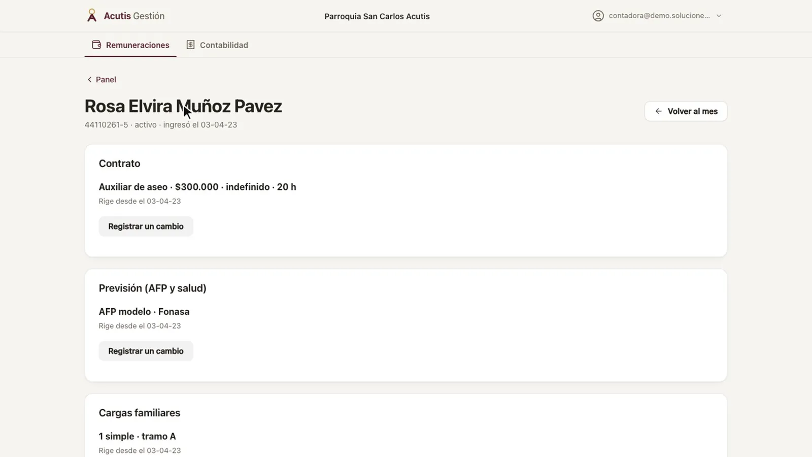 Ficha de una trabajadora con los bloques Contrato y Previsión, cada uno con su fecha de vigencia y el botón «Registrar un cambio»